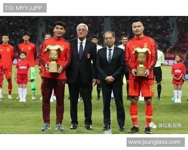 复古足球球星短袖设计经典回潮致敬传奇时刻