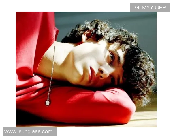 丹麦足球明星崛起与影响力解析:从黄金一代到新兴球星的成长之路 丹麦足球明星崛起与影响力解析:从黄金一代到新兴球星的成长之路