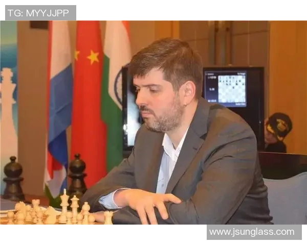 穿西装革履的足球球星:职业赛场外的另一种魅力与风采 穿西装革履的足球球星:职业赛场外的另一种魅力与风采